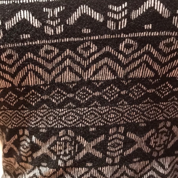 NOLLIE by PACSUN Reversible Aztec Crop Top - Picture 3 of 4